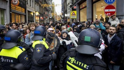 荷兰首都超50名支持巴勒斯坦抗议者被捕 安保紧急法令延长