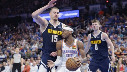 目前有16人将MVP第一选票投给亚历山大 约老师获8张