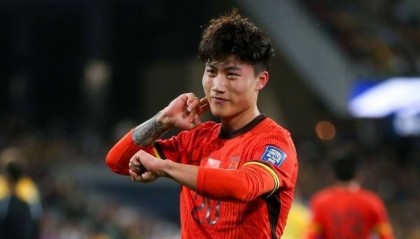 国足找到了自己的伯乐！谢文能和拜合拉木，会是球队的未来