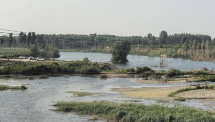 涞水一家六口去年被洪水冲走，一救援队队长收15万元帮寻人后却“消失”