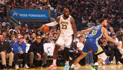 詹姆斯31+10库里38分 里夫斯突破绝杀湖人胜勇士