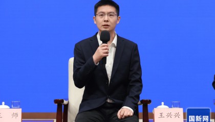 宇树科技创始人王兴兴：目前机器人和AI都面临很大挑战，需全球共同努力推动