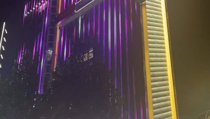 实探三只羊总部：深夜灯火通明，门口有主播靠直播园区日常涨粉数十万