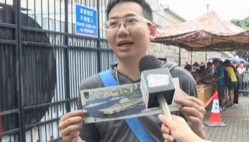 凭什么每次都让香港群众先看航母？香港：世界各国的航母我都见过