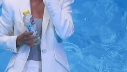 郑钦文首次回应“撞脸科比”：网友的眼睛真犀利，确实某些方面挺像