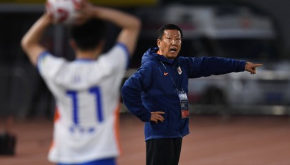 泰山队官方：崔康熙旧伤复发返韩治疗 将组建临时团队负责比赛