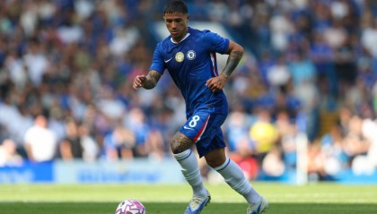 切尔西追逐费尔明：1500万欧年薪背后的转会博弈与战术需求