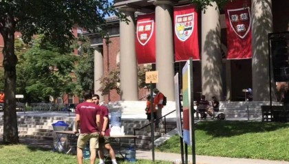 哈佛与白宫对决，美国人如何站队？