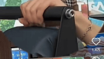 女子在年费万元的健身房半年内两次遭偷拍，健身房：永久开除偷拍者会籍