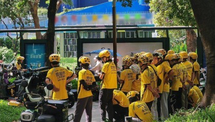 京东外卖一周涌入近20万商家 刘强东能否拿到市场“第三张门票”？