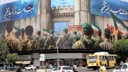 伊朗革命卫队突然变脸！转头就在全国抓人，3人直接被枪毙了？