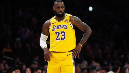 还是湖人！曝詹姆斯大概率执行5260万球员选项