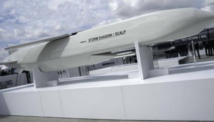 英美同时参战后，中方发文警告，乌克兰传巨响，全面战争一触即发