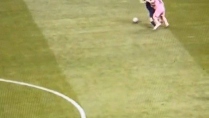 巴黎媒体人热议梅西挥臂动作：梅西恨透了维蒂尼亚，他疯了！