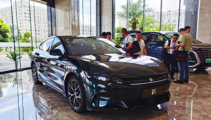 营收7771亿元，超越特斯拉！刚刚，比亚迪炸裂发布：拟派现超120亿元