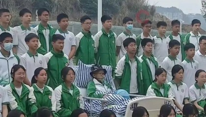 痛心！他走了，年仅15岁，刚刚拍完毕业照