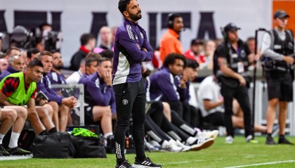 阿莫林的风度：在失利后与格林斯比球迷的温馨瞬间