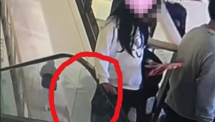 济宁一女孩疑因护栏脱落不幸坠亡，事发商场10天前刚接受安全检查