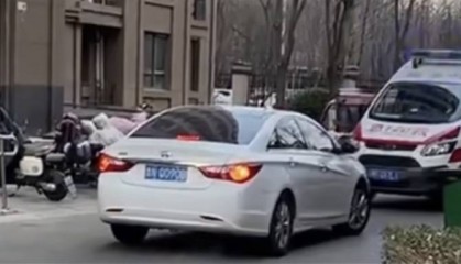 私家车阻挡救护车，车主被拘警示意义十足