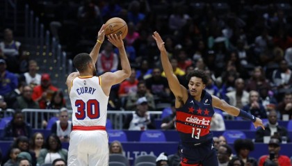 库里复出24分追梦普尔斗气 勇士力擒奇才收获4连胜