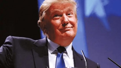 李嘉诚卖掉43个港口后，巴政府接见中方贵客，特朗普高兴太早了