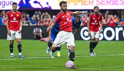 曼联1-1富勒姆无缘三分，罪魁祸首究竟是B费、阿莫林还是巴因迪尔？