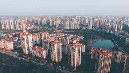 中国为何没有根服务器：技术、政策与国际合作的多重挑战分析