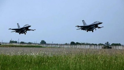 不敢拦截？大批武器将运抵台岛，200美军入台，解放军没有行动？