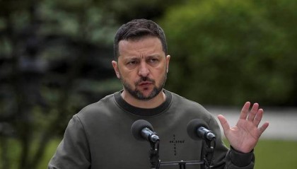 前线溃败已成定势，乌军抓壮丁堵不住窟窿，战壕填人赶不上消耗