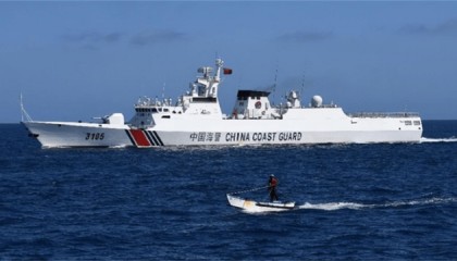 中国突然松口？菲律宾船光明正大，向仁爱礁破船运补了