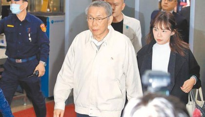 柯文哲遭绿营攻击！台媒：围剿“叛徒”不留情，民进党帮派化严重
