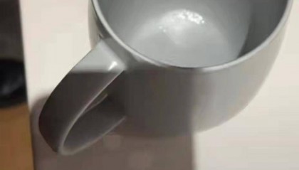 游客在广州一家全季酒店杯子中发现不明液体？回应：未接到相关反馈，入住前会清理卫生