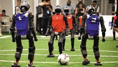 全球人形机器人备战世界运动会