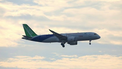 国产飞机全新矩阵亮相航展，C929宽体机全球首家用户敲定！中国商飞加速国际化