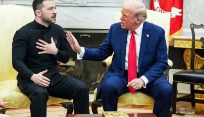 美国镇不住场子了