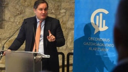 “美国和中国没法比”！一国发出明确信号，特朗普怕要坐不住了？