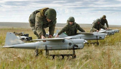 中国向40家俄军工厂，大规模“输血”？外交部回应，字字铿锵