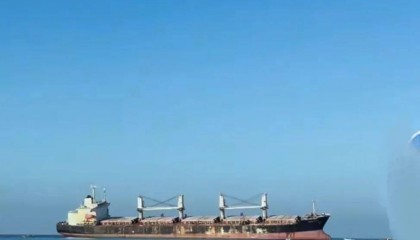 游客在威海一海滩拍照遭商业摄影师驱赶，称“已花10万元承包”，当地回应