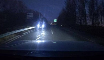 一高速上有SUV开远光逆行！当地交警：已锁定涉事车辆，将严厉查处