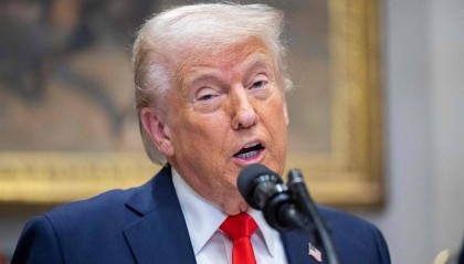 特朗普：将立即对加拿大“增加同等数额的对等关税”