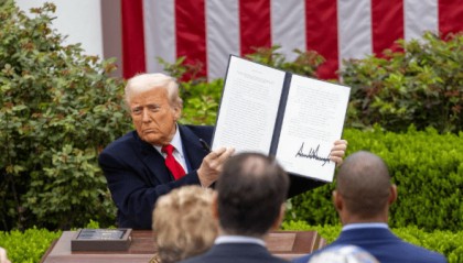 马斯克辞职不干了，临走前直言，特朗普并非“明主”，努力白费了