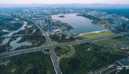 【人民城市·温情中国】打造“公园城市”样板 守护蓉城幸福