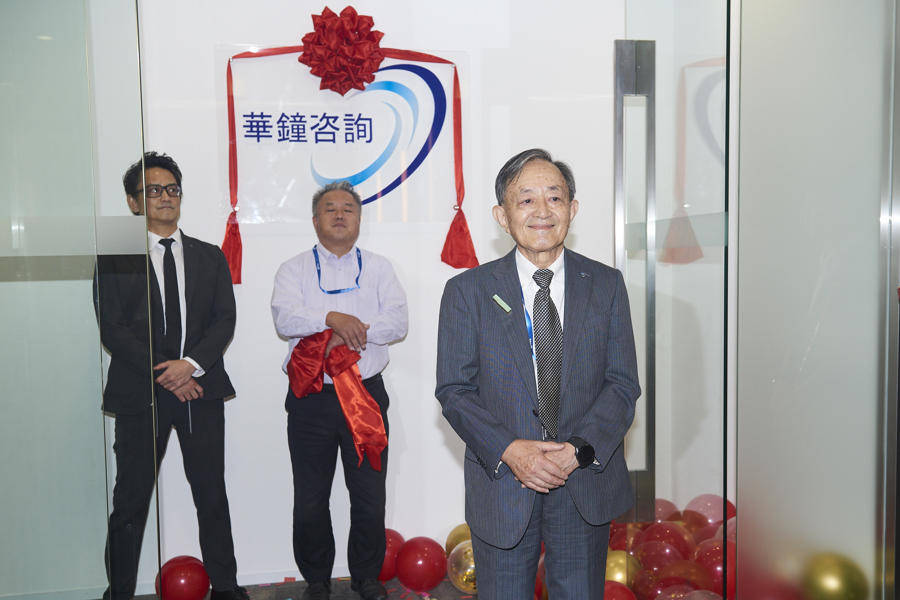 82岁日本企业家:在中国,我有干不完的工作|对话白玉兰奖获得者