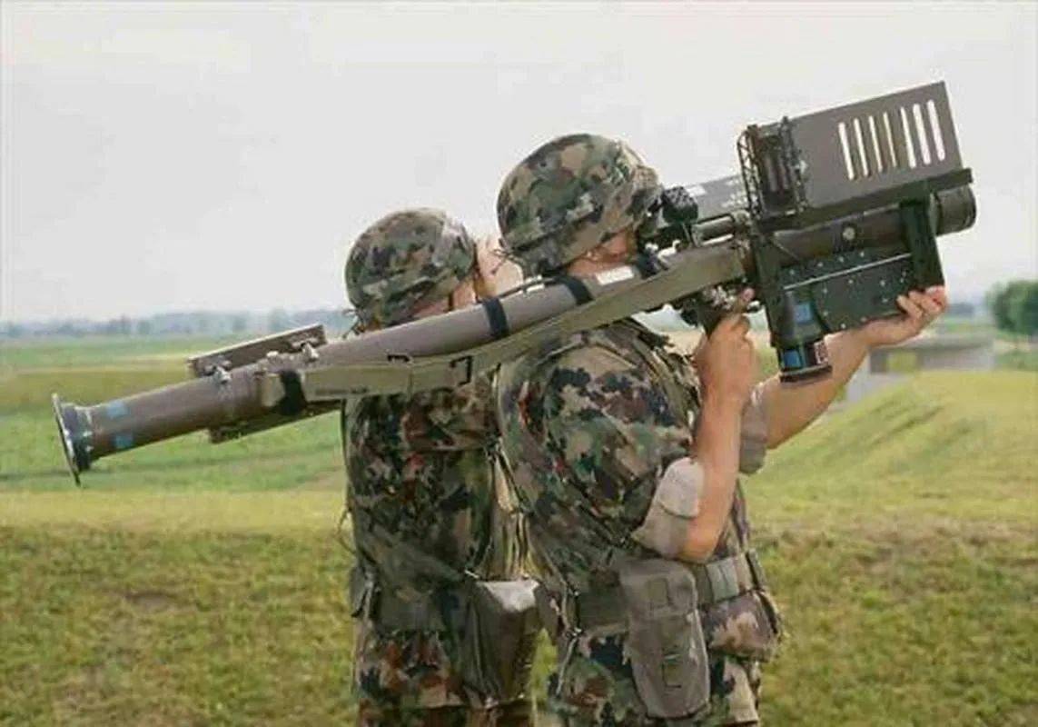 突发!美售台2485枚导弹,解放军亮两大杀手锏,赖清德已大难临头