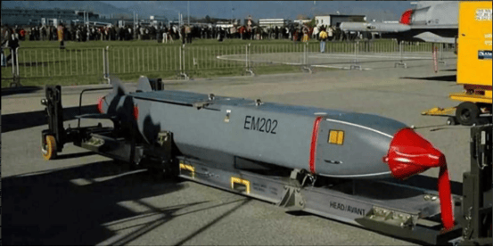 24小时内,乌2次突破俄“核红线”,12枚导弹袭击普京住所?