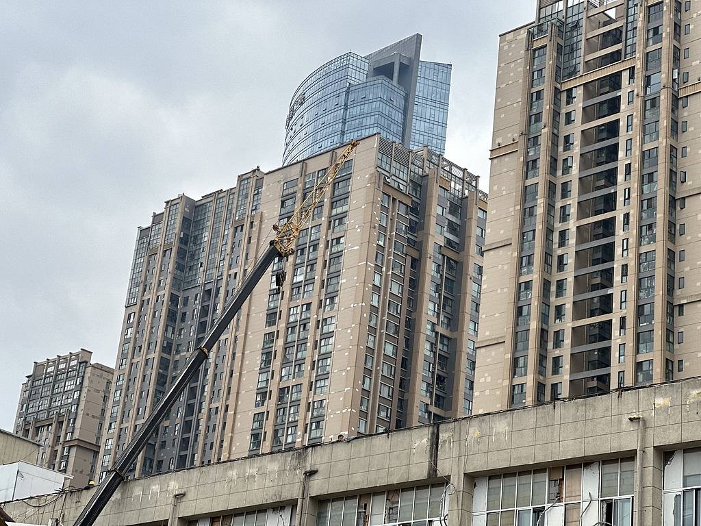 广告牌坠落砸死3人,调查报告的“完美”用在监管上多好