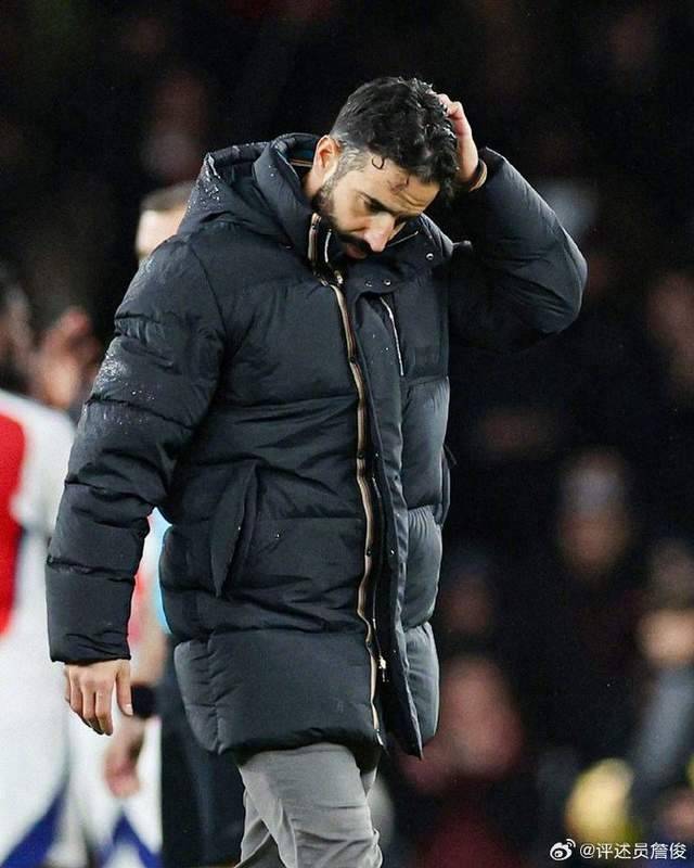 阿森纳2-0曼联获封“角球之王”,阿莫林终结联赛34场不败,詹俊:曼联人员轮换有亮点