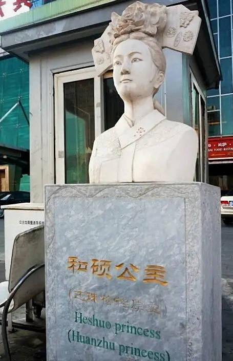 琼瑶写《还珠格格》灵感来自北京公主坟!当时其年龄已近60岁