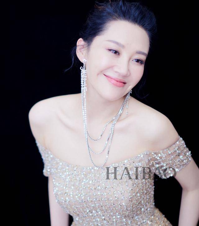 事实证明,55岁“无人敢娶”的许晴,才是真正的人间清醒!