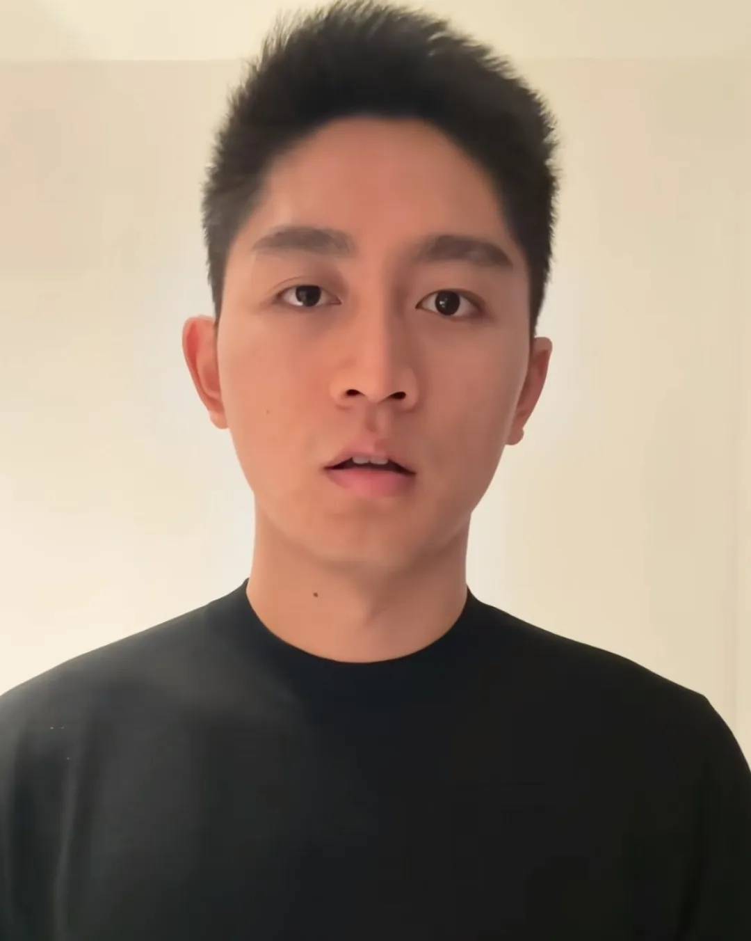 百万粉丝网红“羊毛月”账号被禁止关注